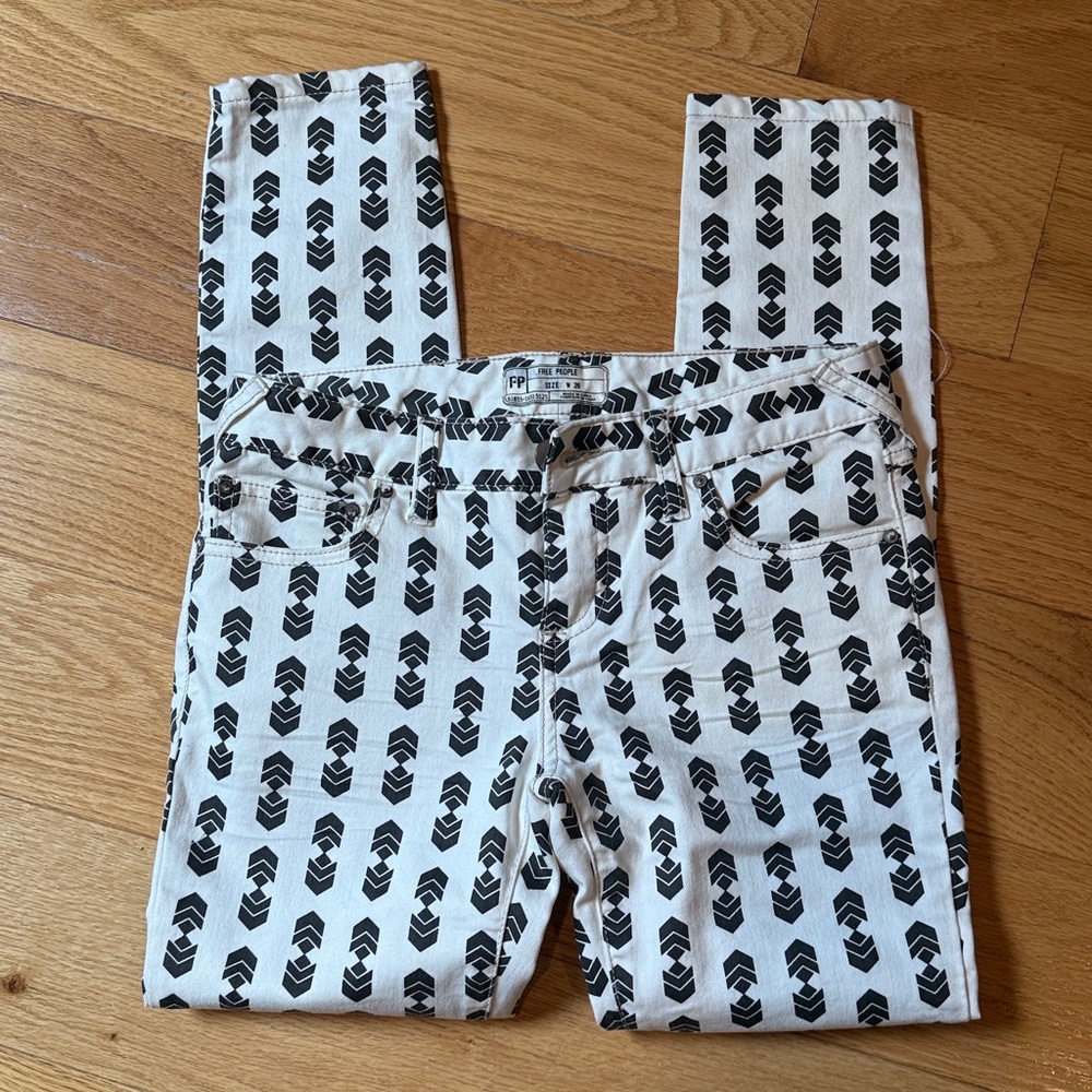 Free People Womens Arrowhead Skinny Jeans size 25 WhiteBlack Ankle Crop Low Rise - Picture 3 of 5